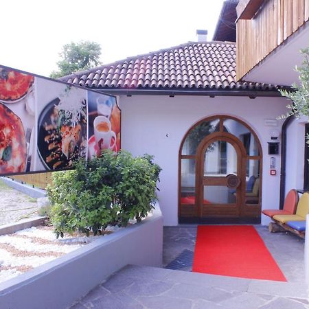 Hotel Zur Muehle Ora / Auer Esterno foto