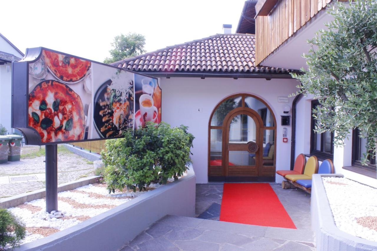 Hotel Zur Muehle Ora / Auer Esterno foto