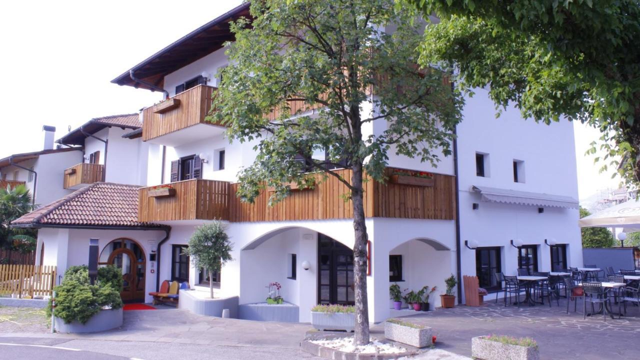 Hotel Zur Muehle Ora / Auer Esterno foto