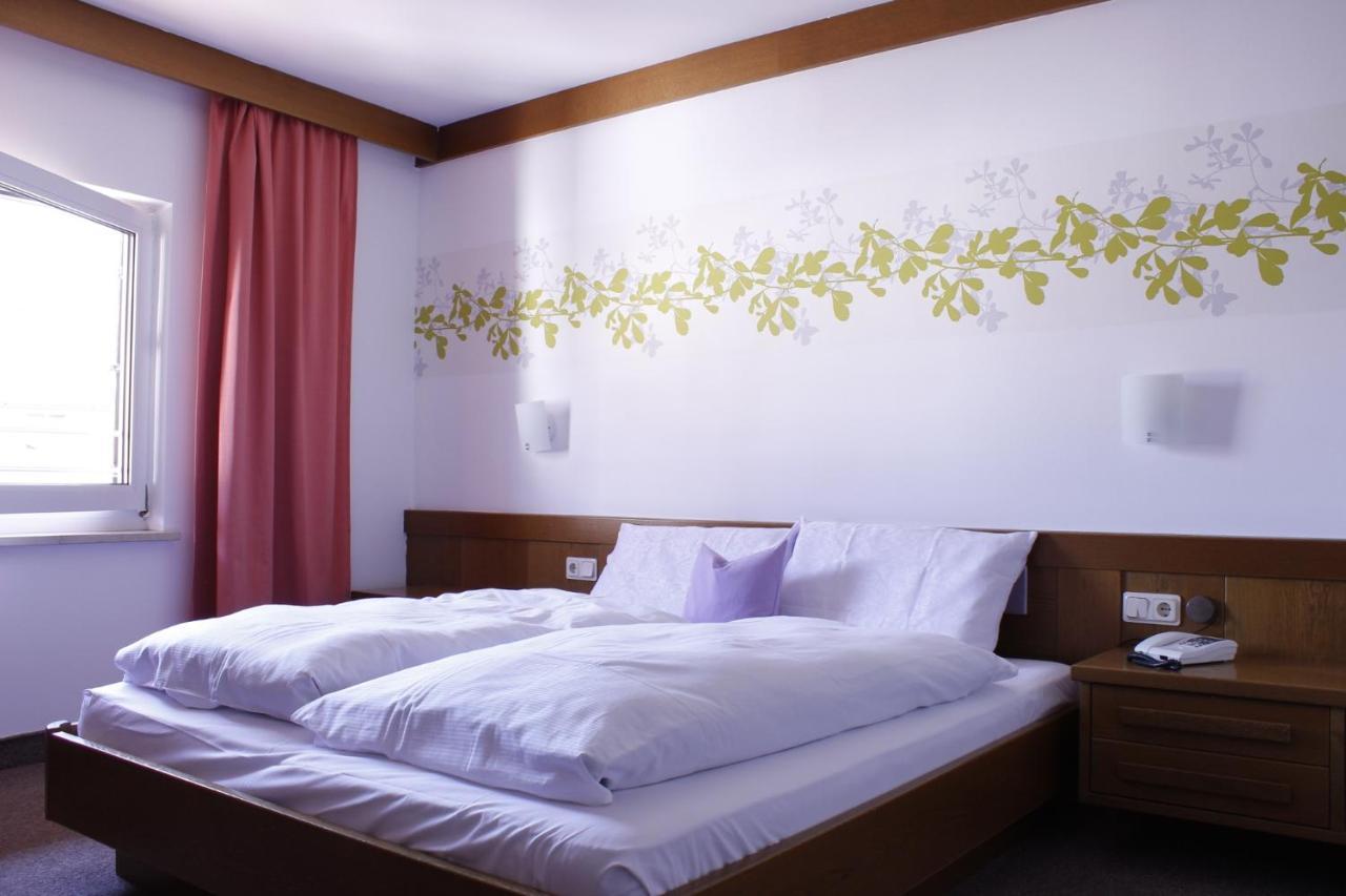 Hotel Zur Muehle Ora / Auer Esterno foto